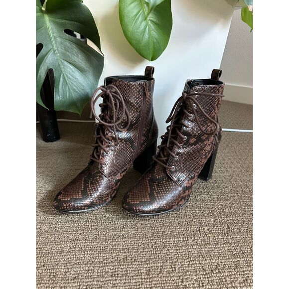 Treasure & Bond Gram Lace-Up Bootie Size 9.5M - Picture 1 of 7